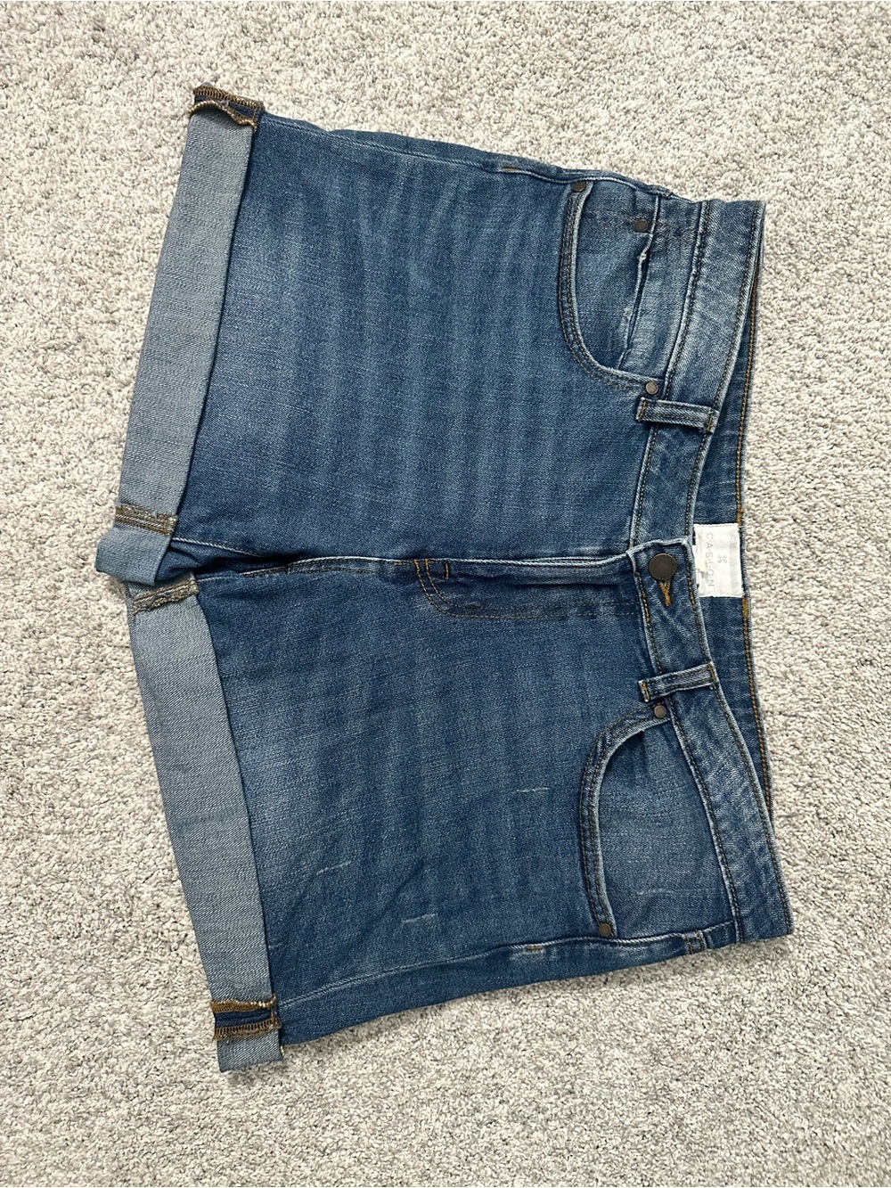Women’s Caslon Boyfriend Rolled Cuff Denim Shorts - size 30